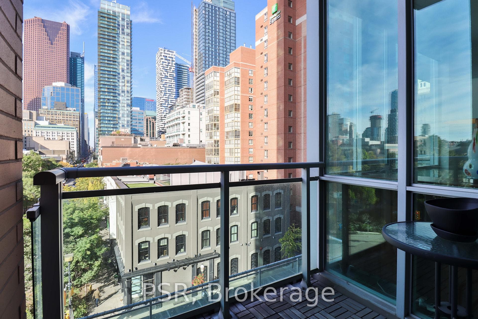 112 George Street Unit 532 photo 27