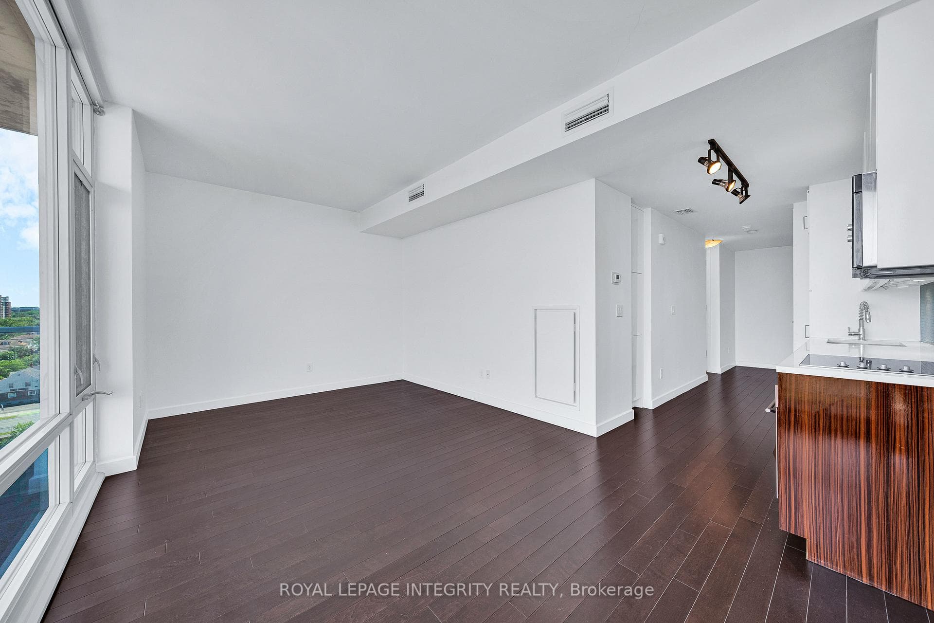 201 Parkdale Avenue Unit 902 photo 14