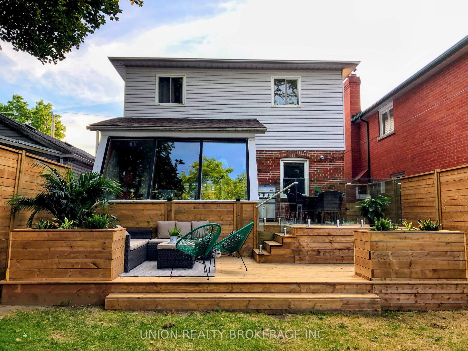 83 Eastwood Avenue photo 32