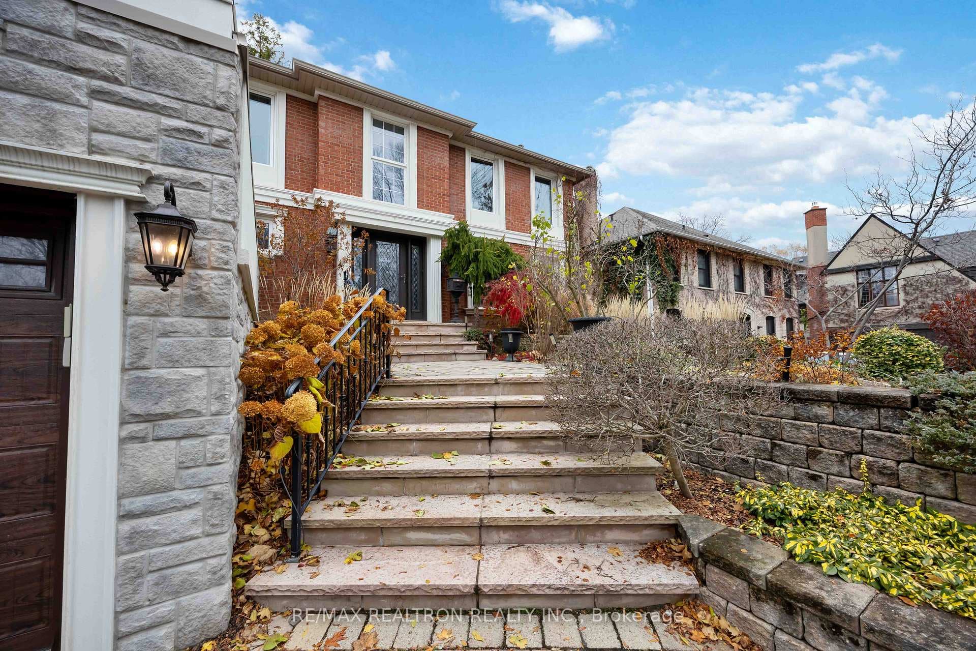 12 Donwoods Drive photo 2