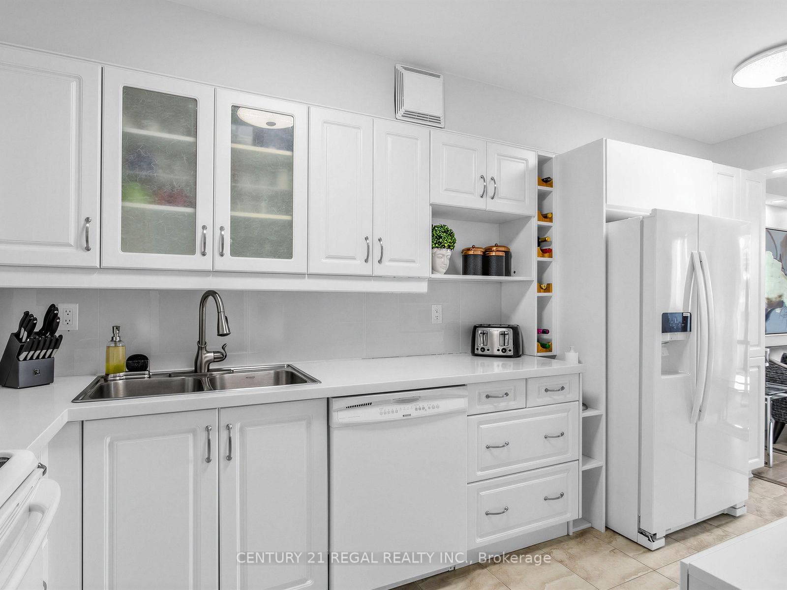 40 Baif Boulevard Unit 803 photo 10