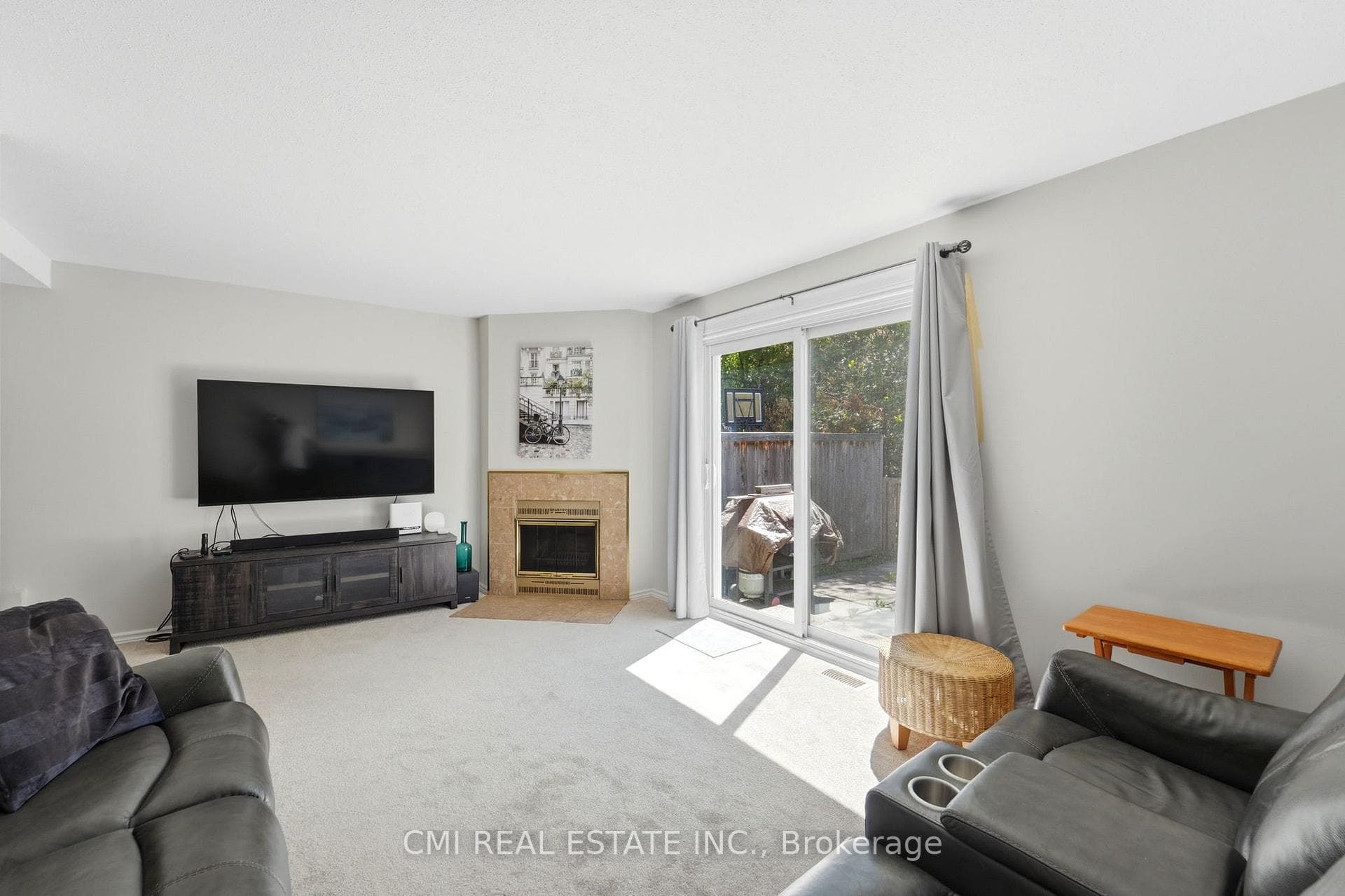 1765 Lamoureux Drive Unit B photo 15