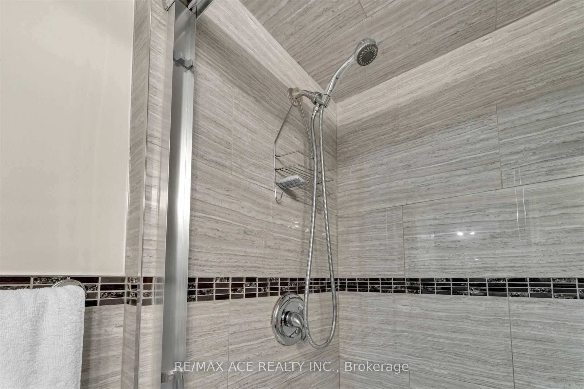 5225 Finch Avenue Unit 121 photo 9