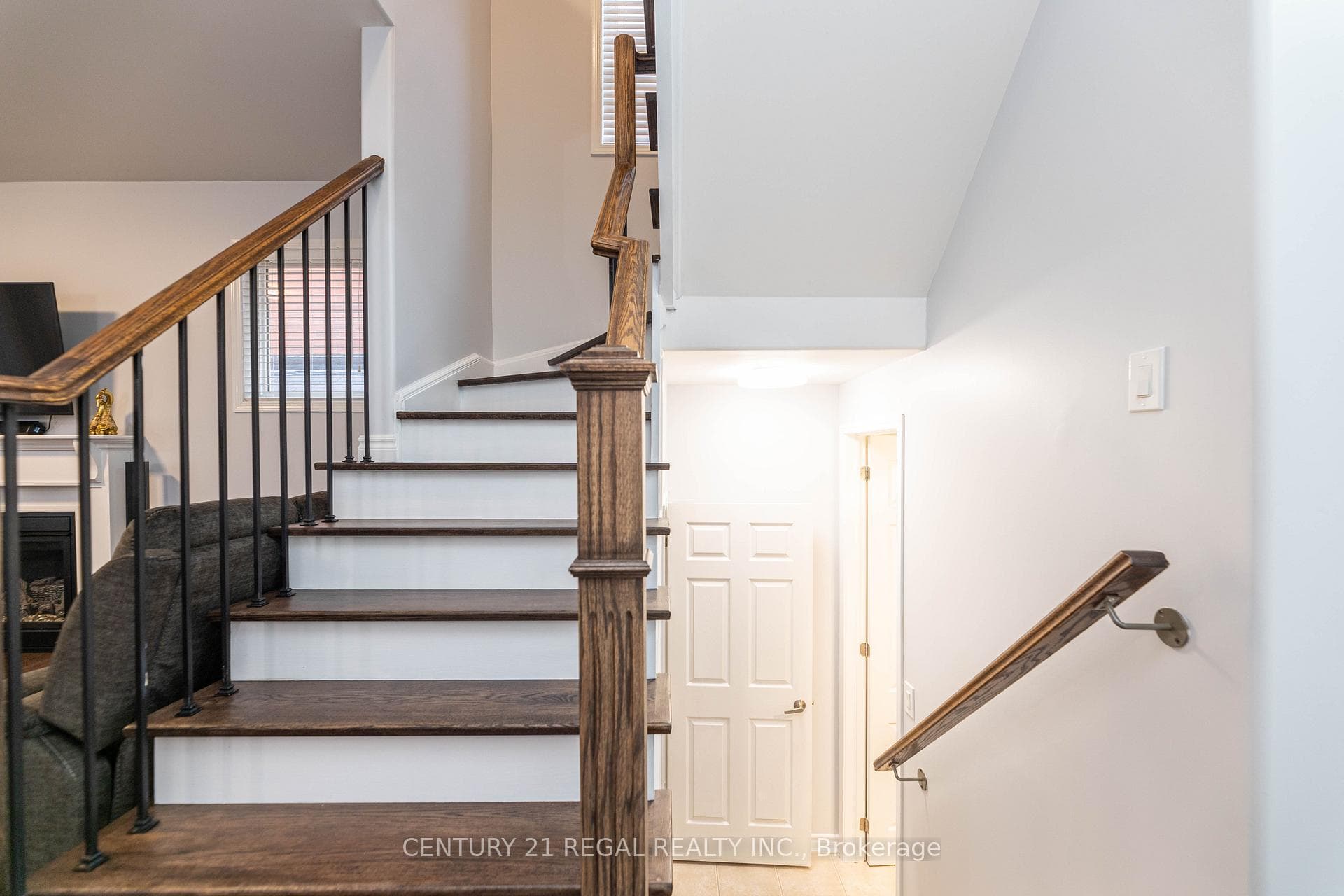 5 Whiterose Lane photo 13