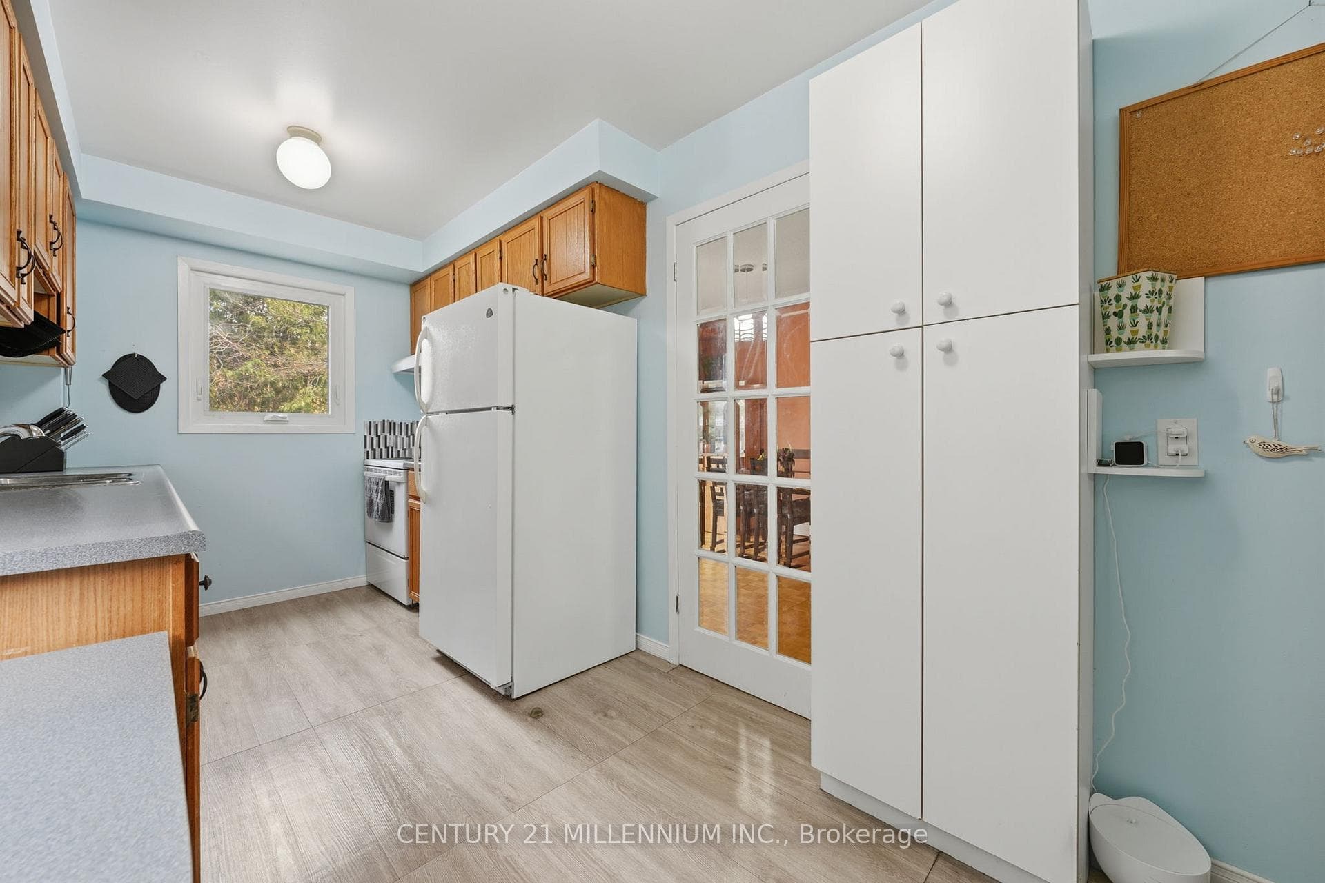 59 Dumfries Avenue photo 8