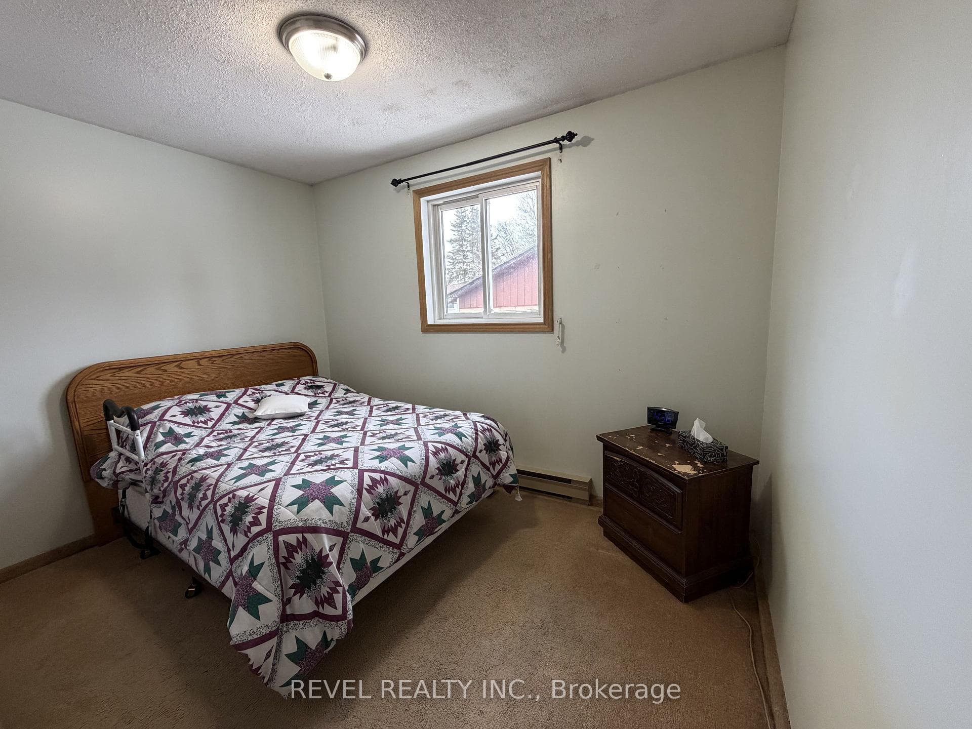 152 Malette Crescent photo 13