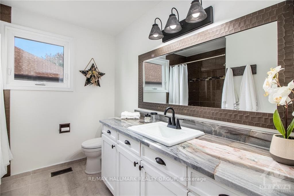 2nd floor bathroom