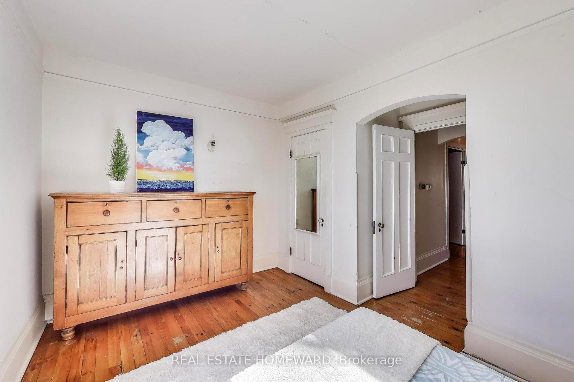 49 Hogarth Avenue photo 23