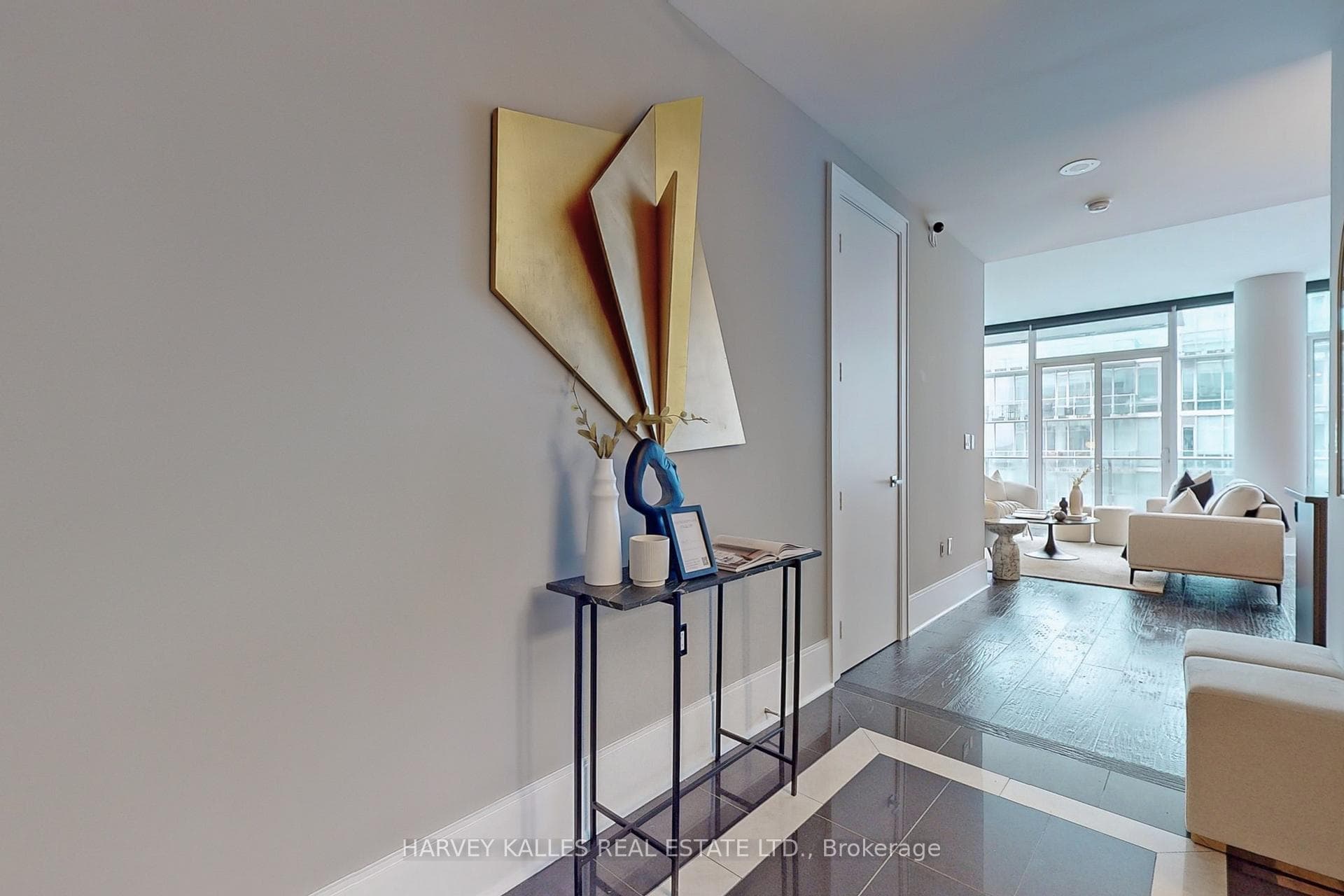 29 Queens Quay Unit 813 photo 35
