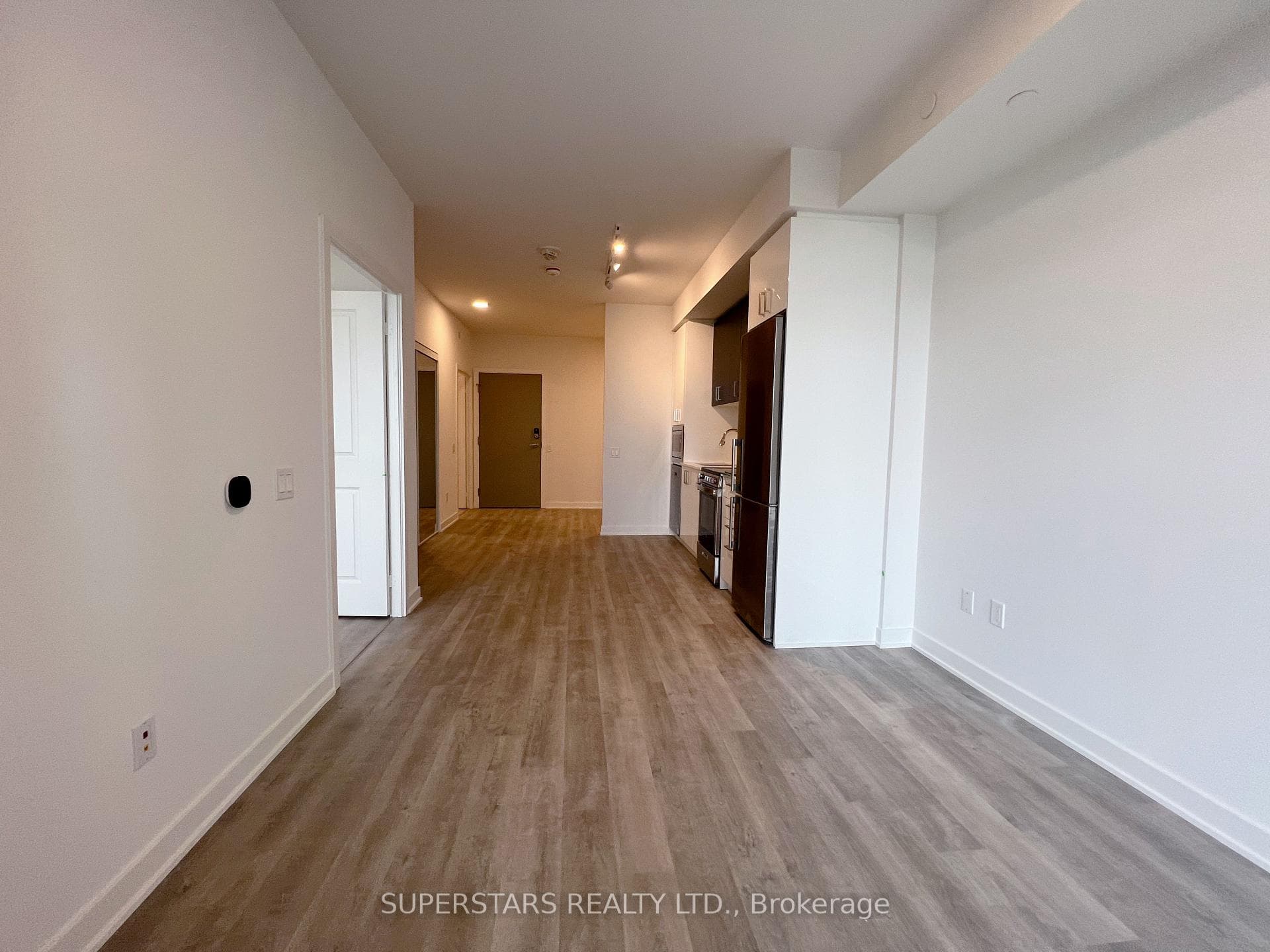 50 Upper Mall Way Unit 2003 photo 6