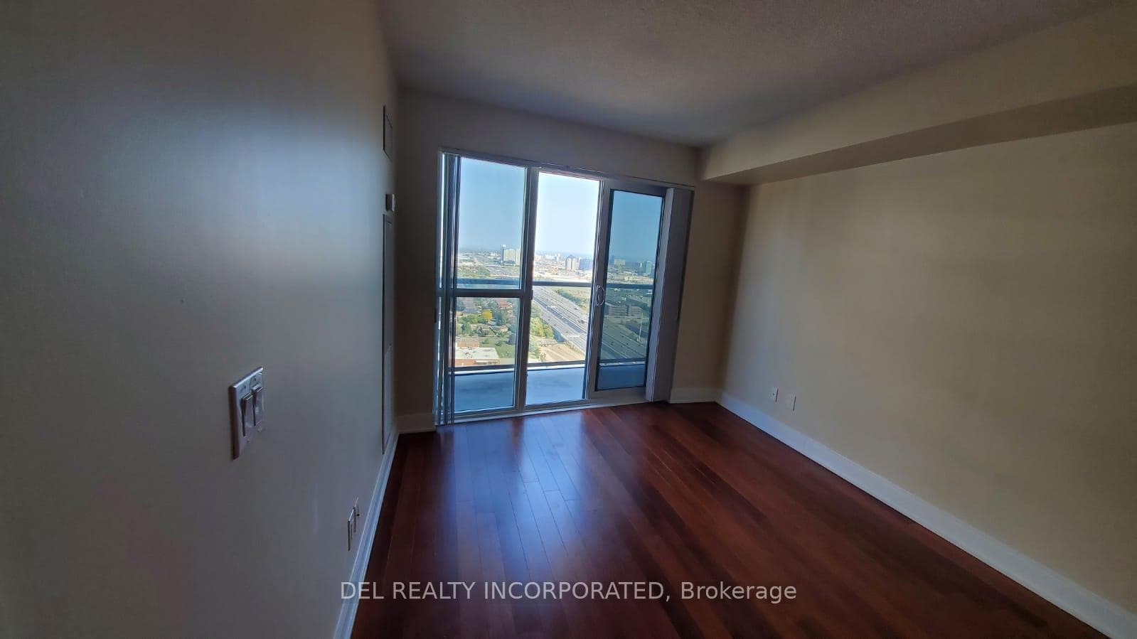 125 VILLAGE GREEN Square Unit 3811 photo 5