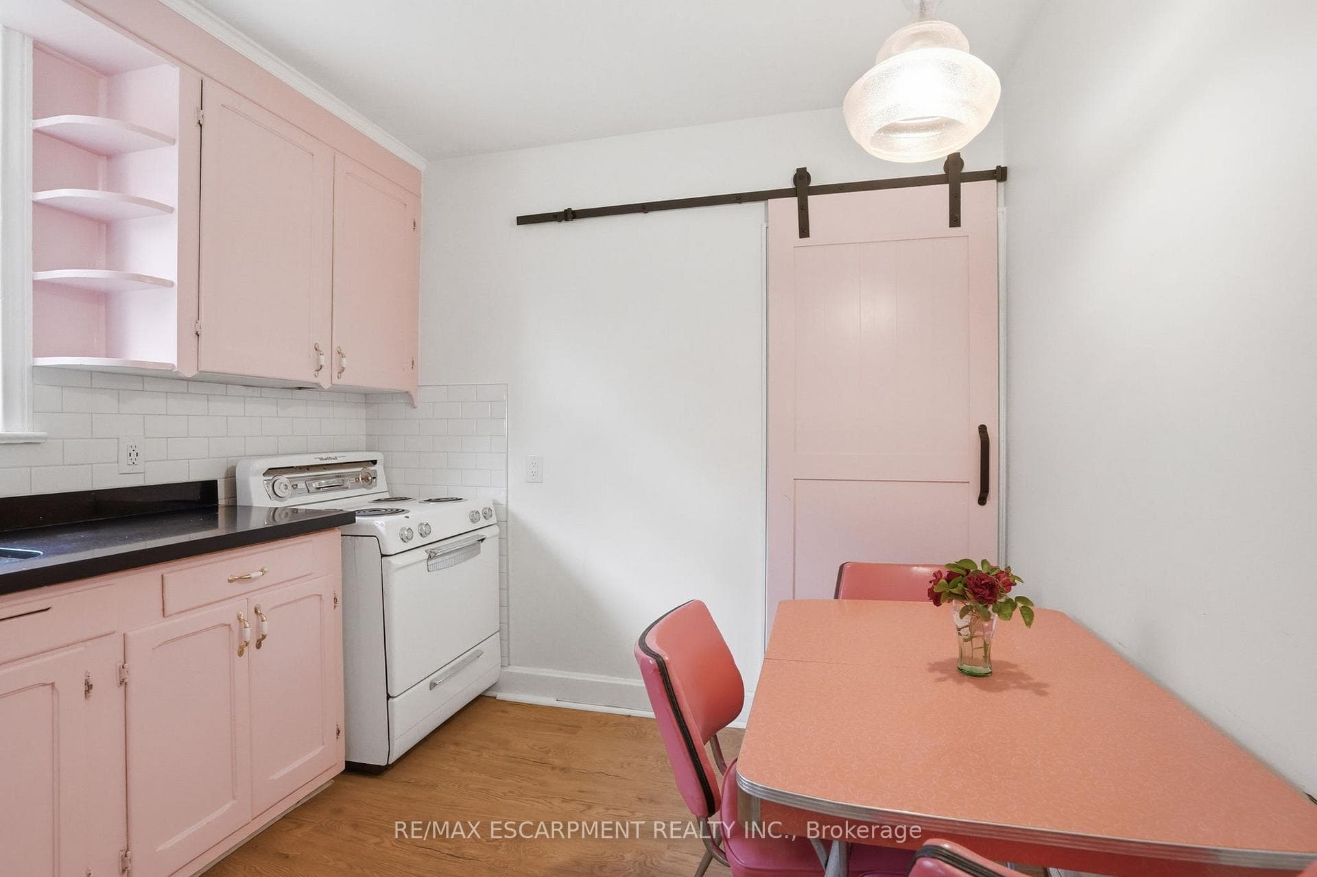 1642 King Street photo 12