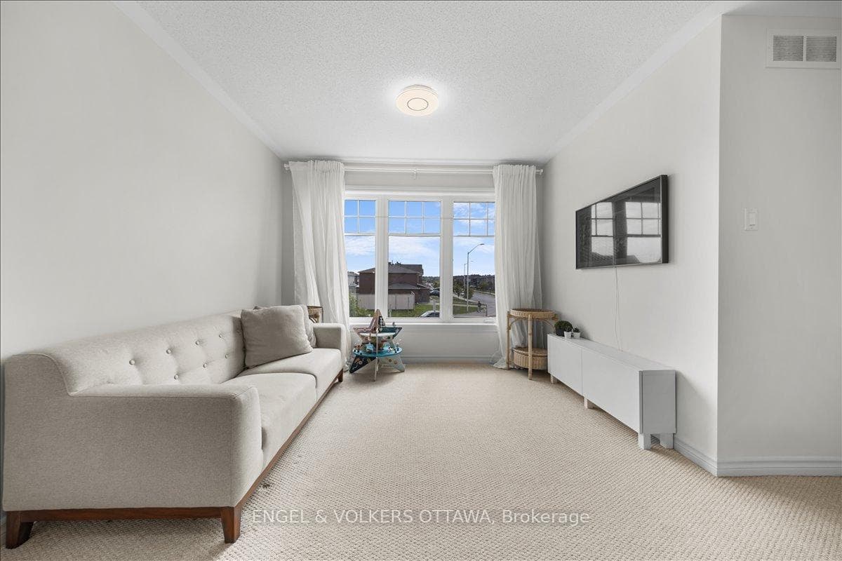 501 Strasbourg Street photo 18