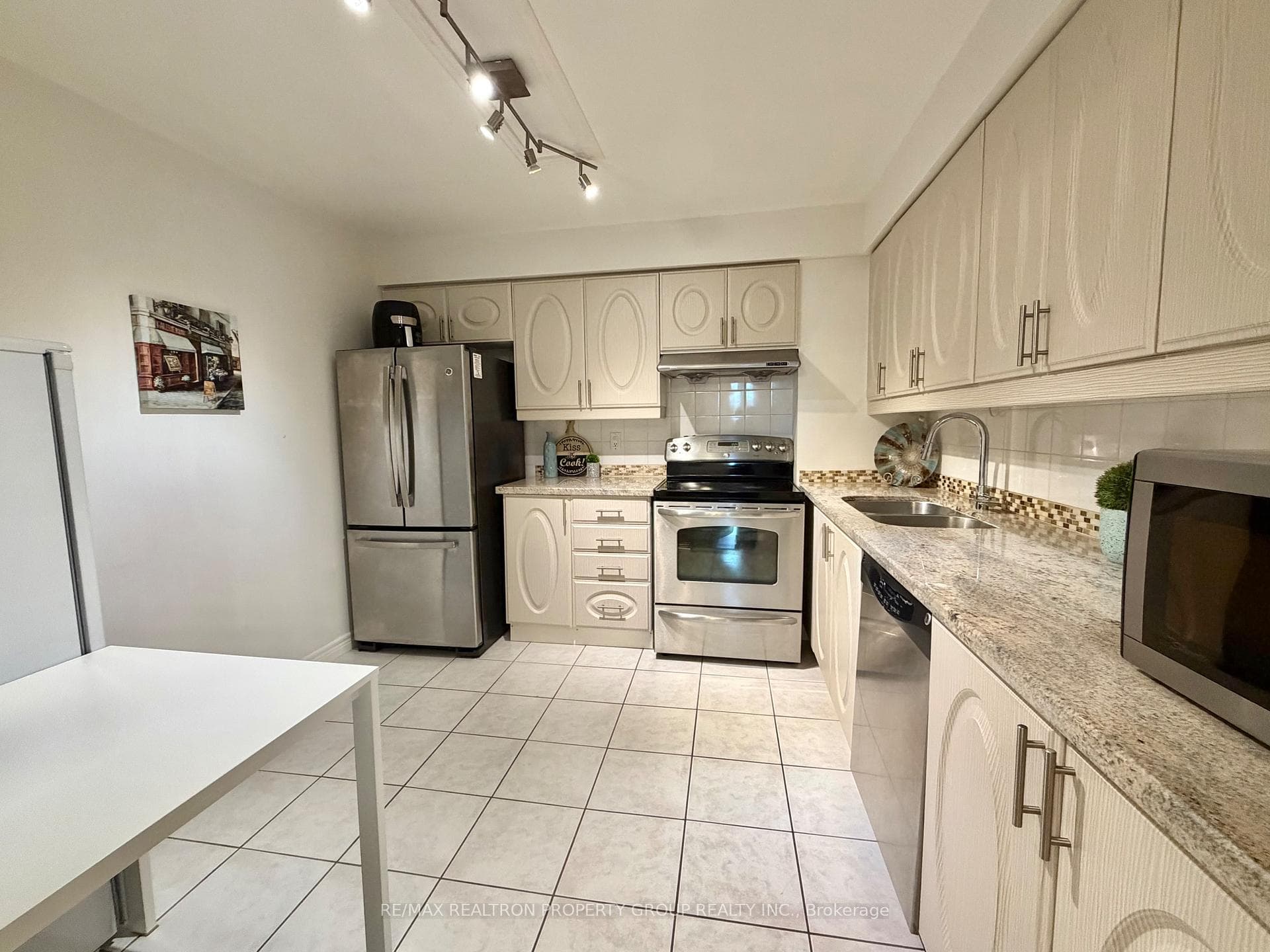 68 Corporate Drive Unit 225 photo 28