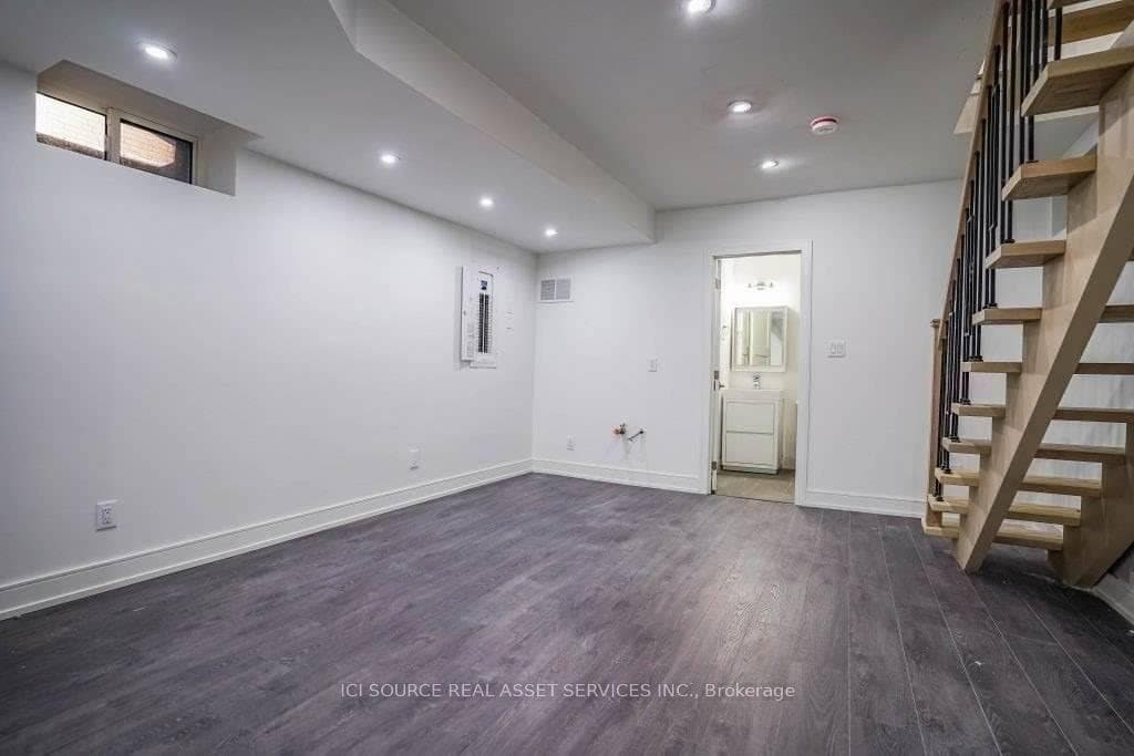 97 Woodfield Road photo 19