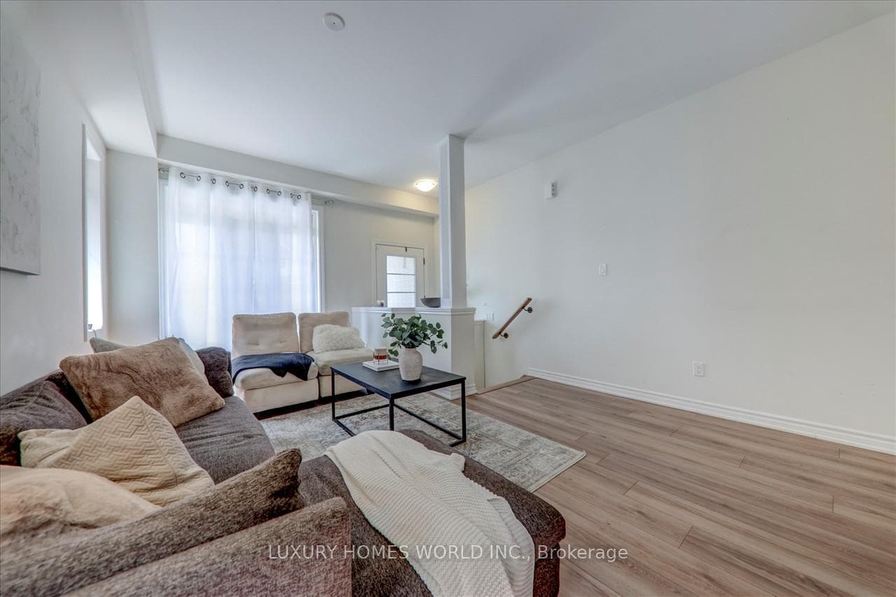 85 Hickling Lane photo 7