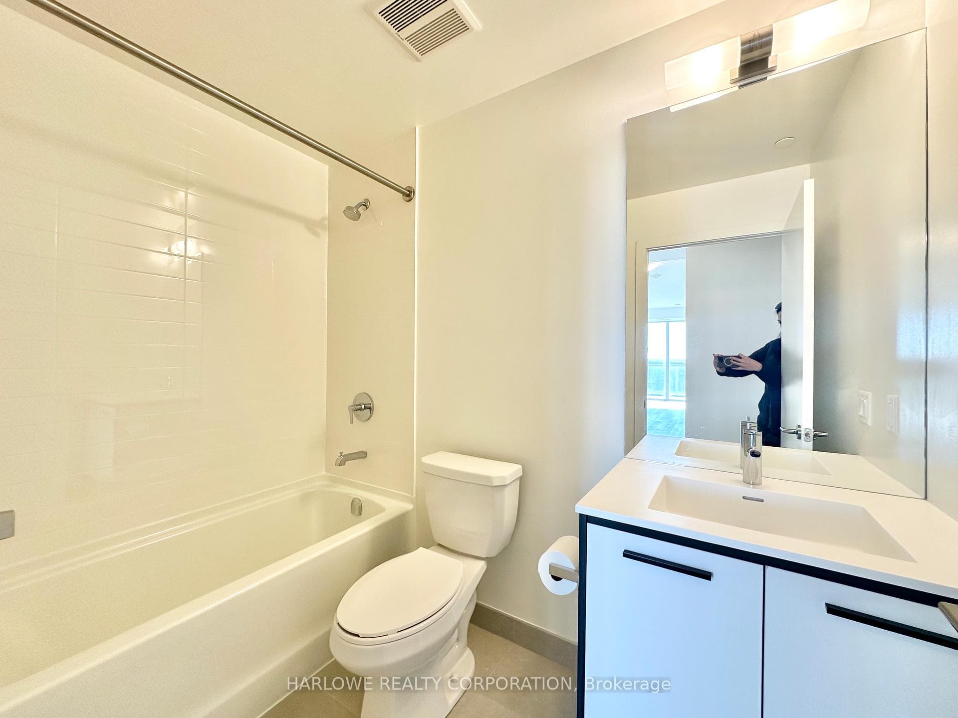 185 Deerfield Road Unit 904 photo 5