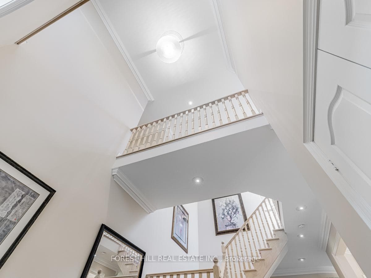 96 Babcombe Drive photo 5