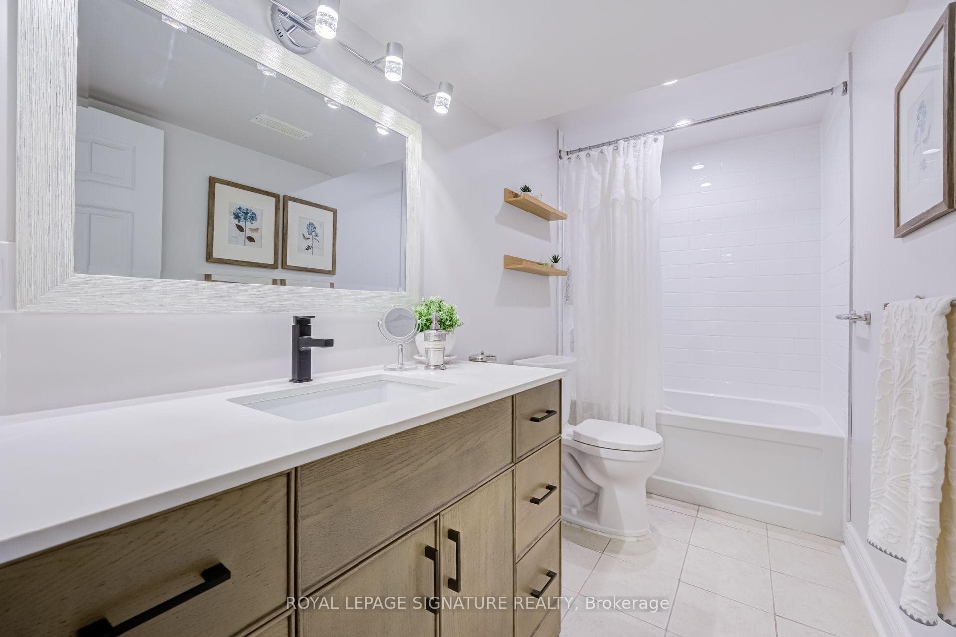Lage Vanity and Tub/Shower Combo in Lover Lvl