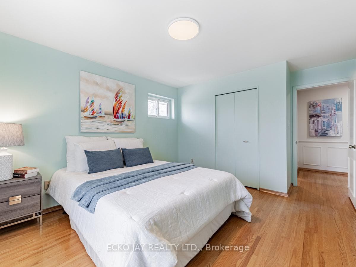 Lots of Natural Light & Hardwood Floors!