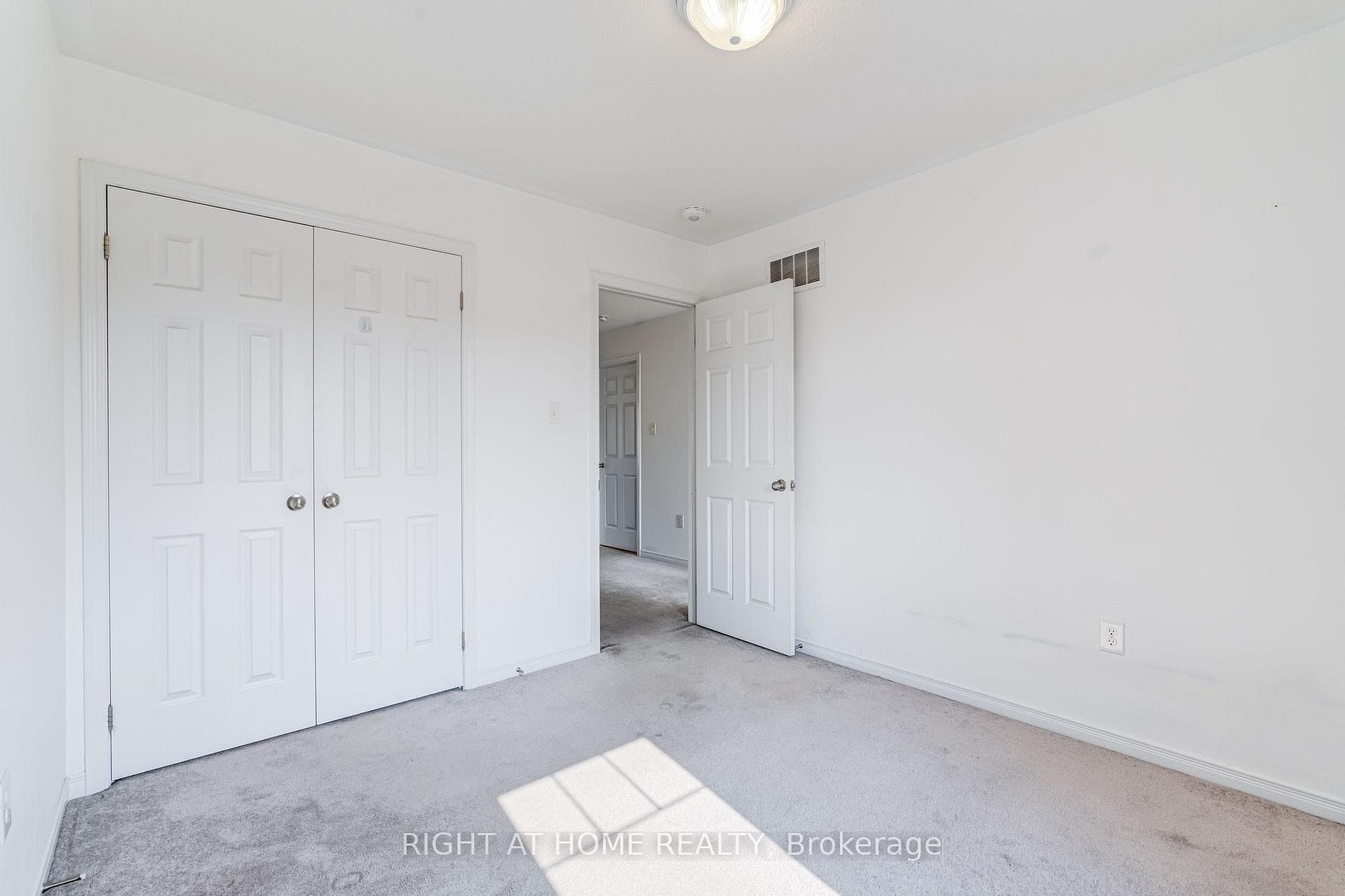 9 BAILEY Street photo 31