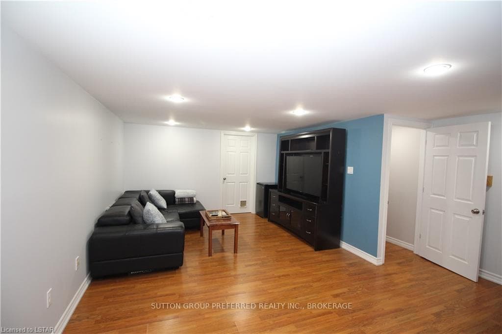 230 CLARKE Road Unit 166 photo 20
