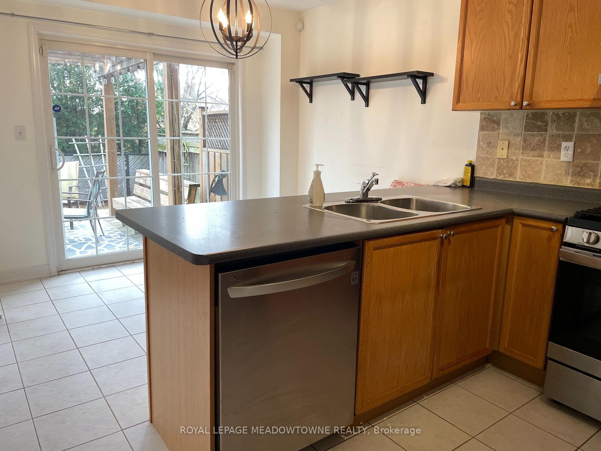 509 Collis Court photo 10