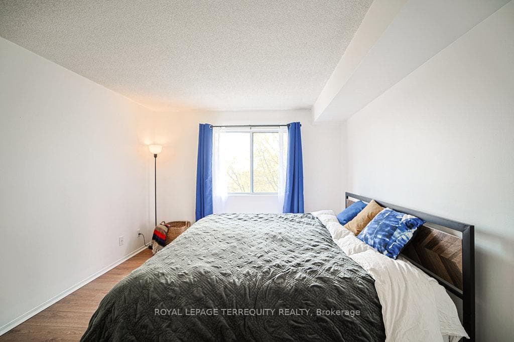 95 Trailwood Drive Unit 832 photo 24