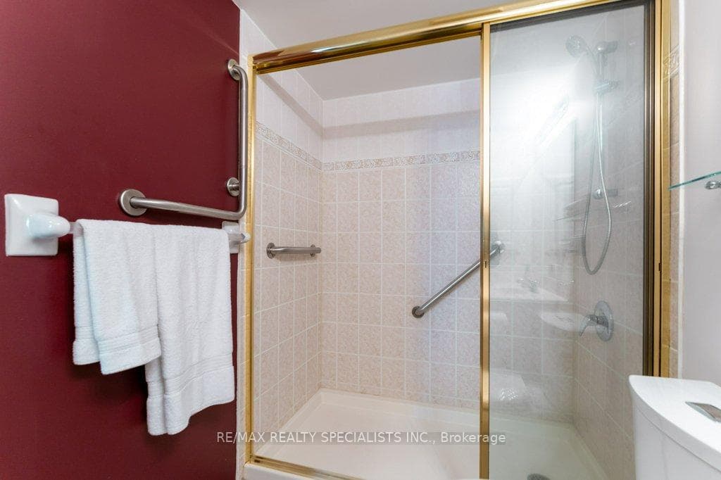 100 Burloak Drive Unit 2207 photo 26