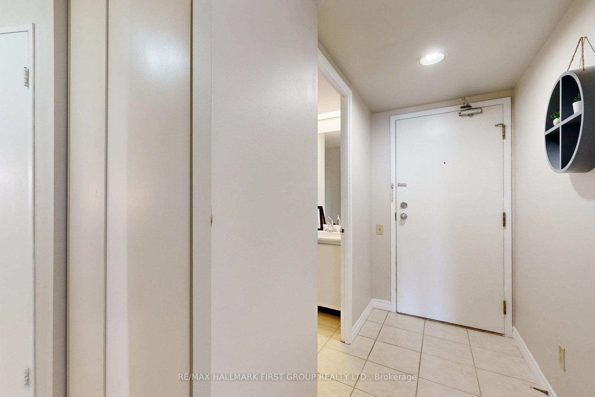 2466 Eglinton Avenue Unit 1504 photo 3