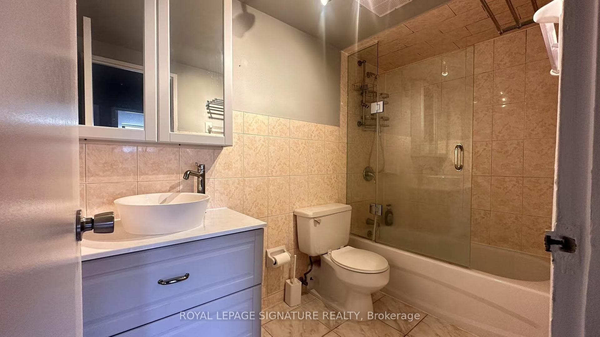 2121 Roche Court Unit 109 photo 22
