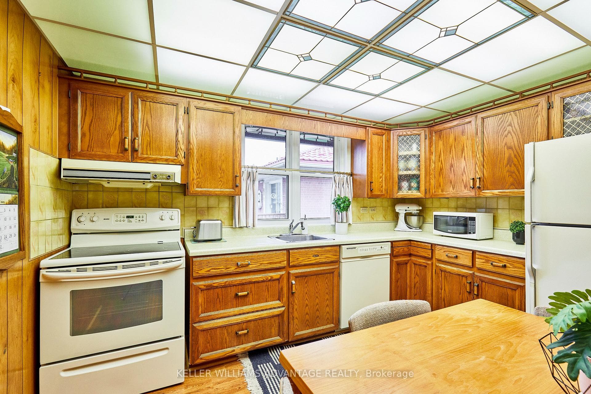 4427 Lawrence Avenue photo 14