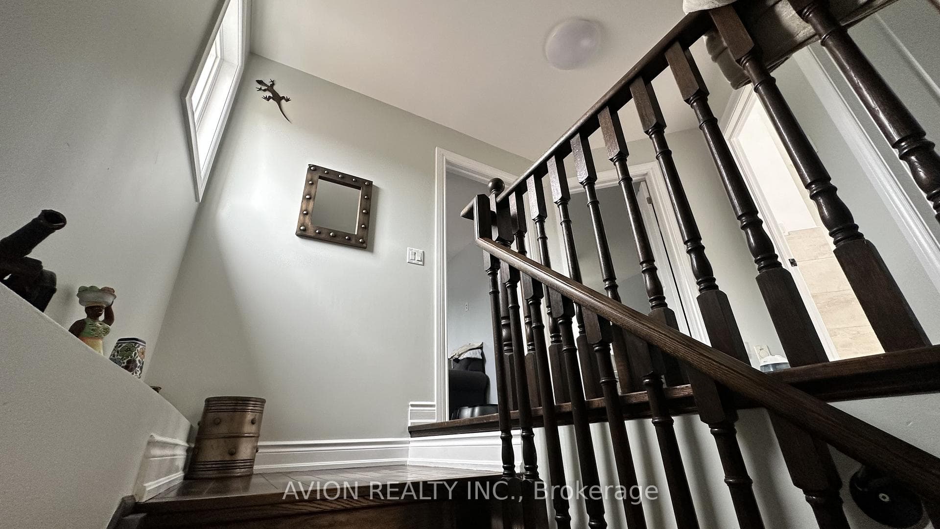 294 Warden Avenue photo 20
