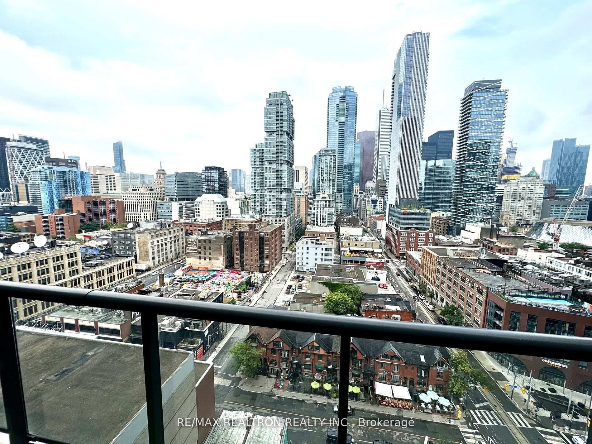 290 Adelaide Street Unit 1607 photo 7