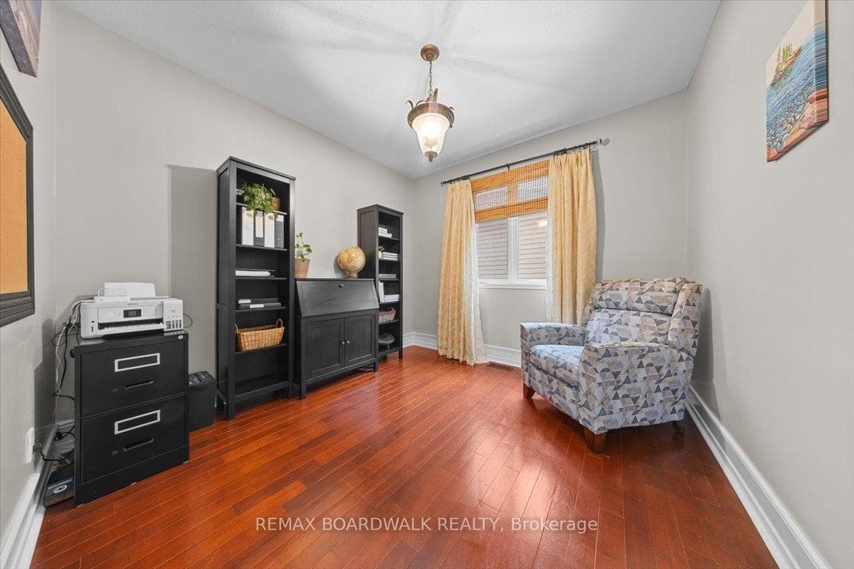 131 Chancery Crescent photo 25