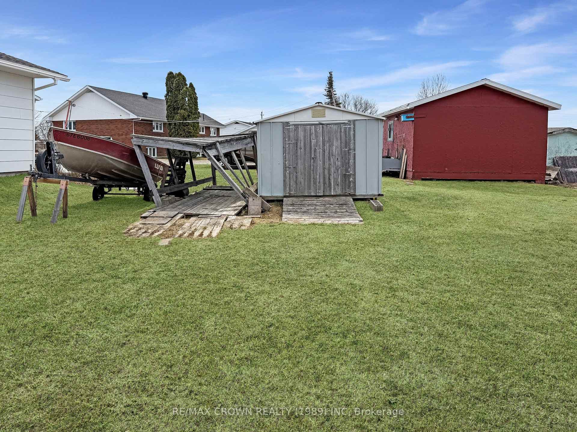 16 Lasalle Avenue photo 44