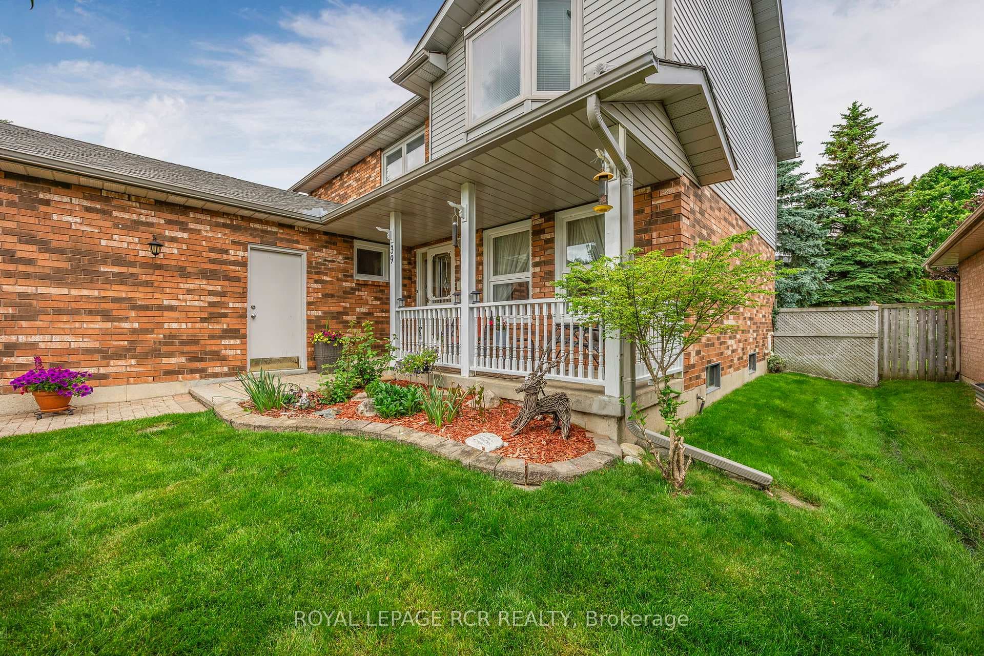 39 Passmore Avenue photo 3