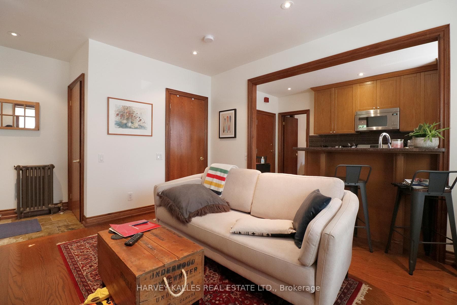 510 Jarvis Street Unit 9A photo 4