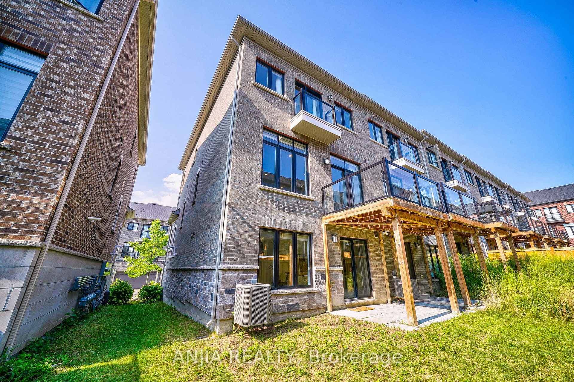 27 Nardini Lane photo 40