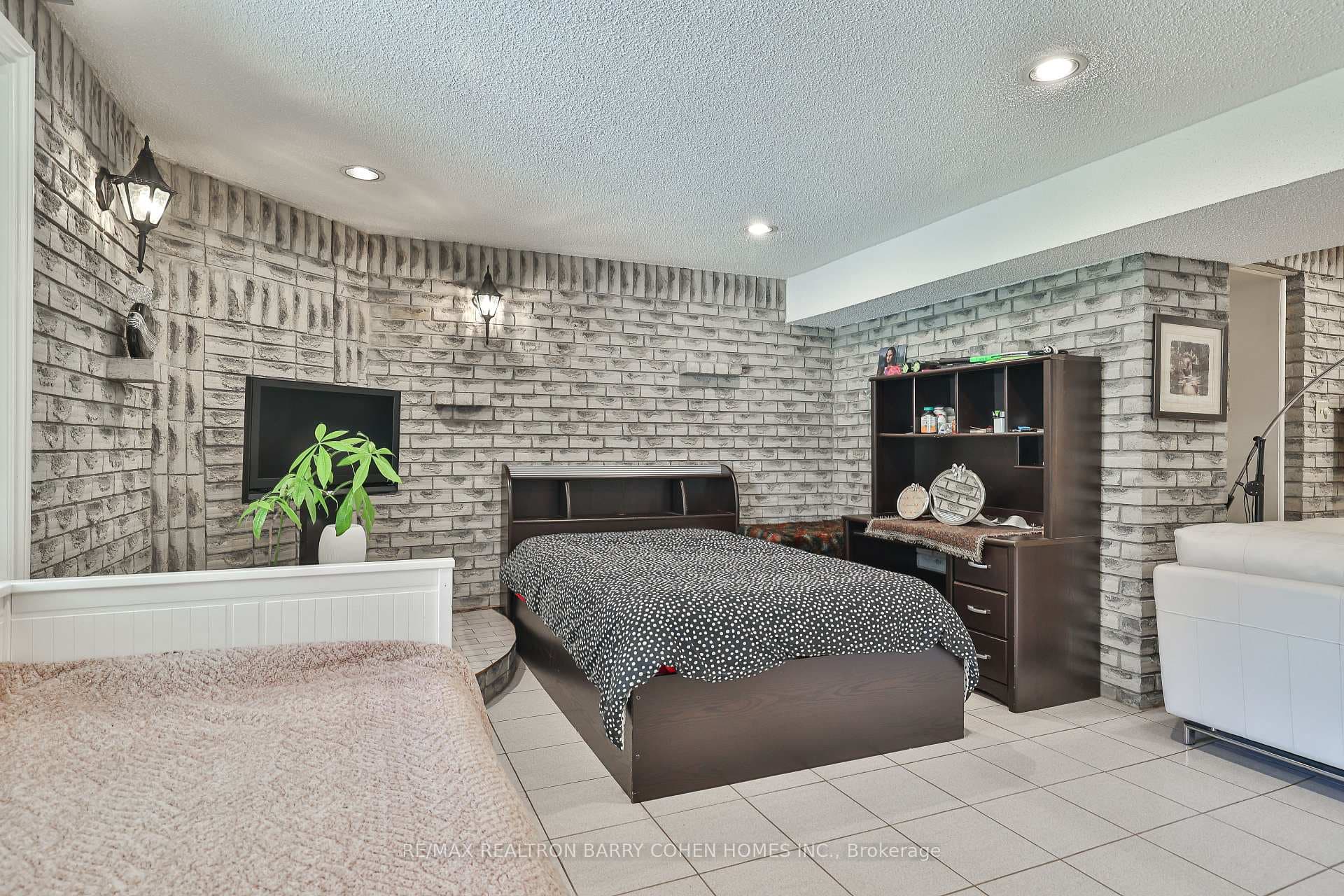 160 Millwood Parkway photo 40