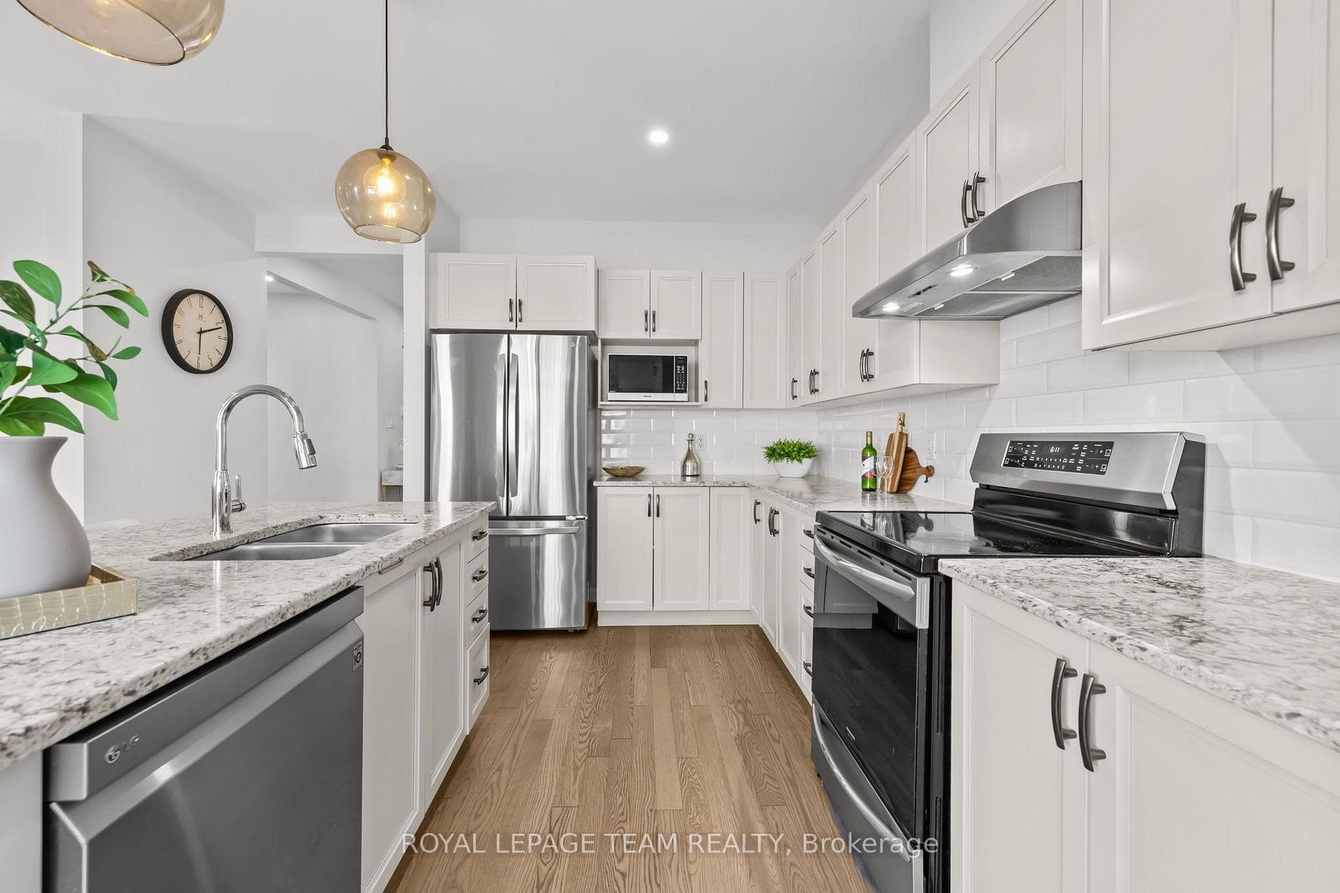 70 Ralph Erfle Way photo 9