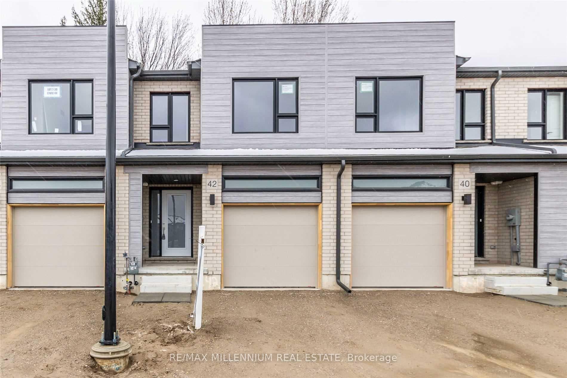 42 Pony Way photo 1