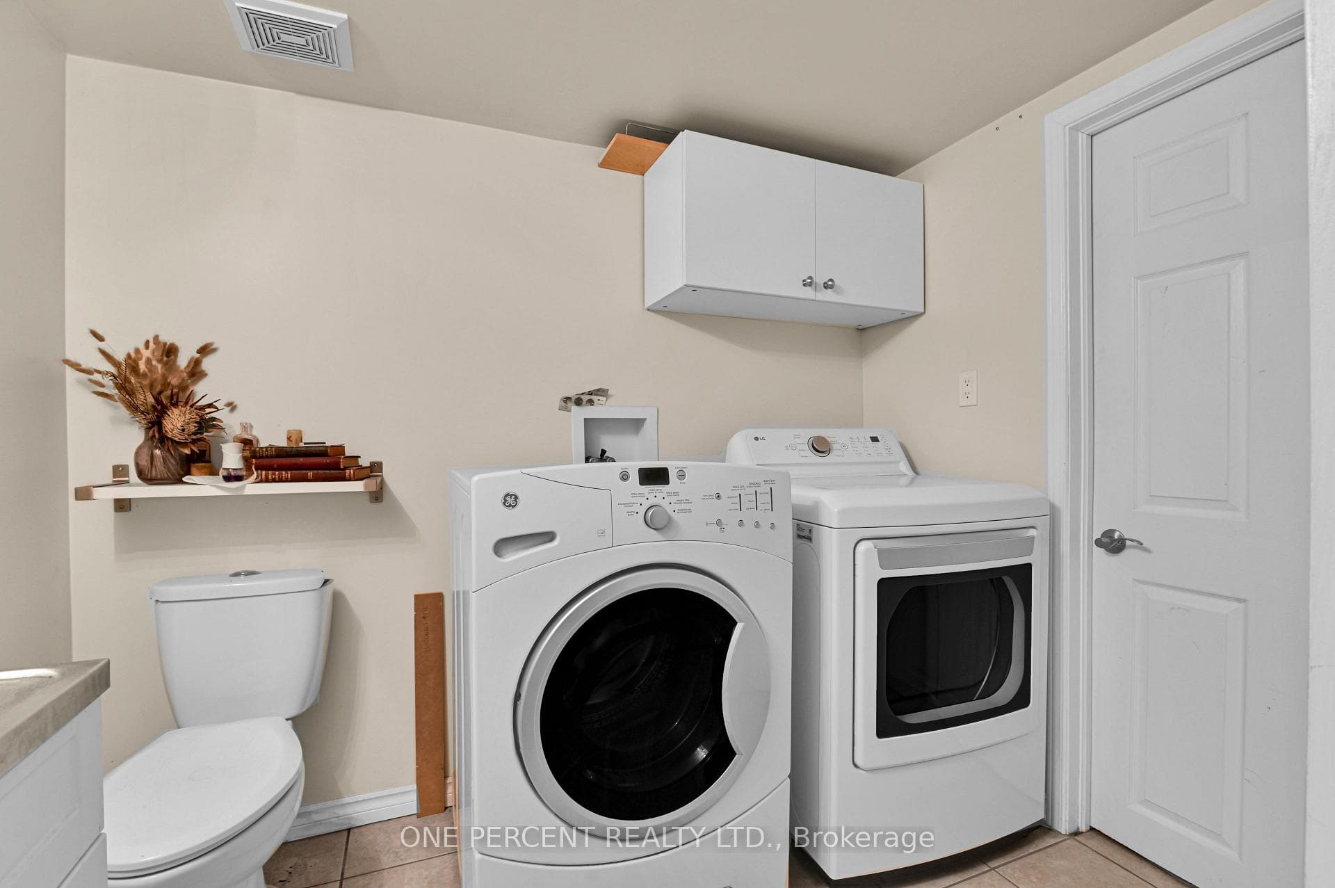 311 Southcrest Private photo 25