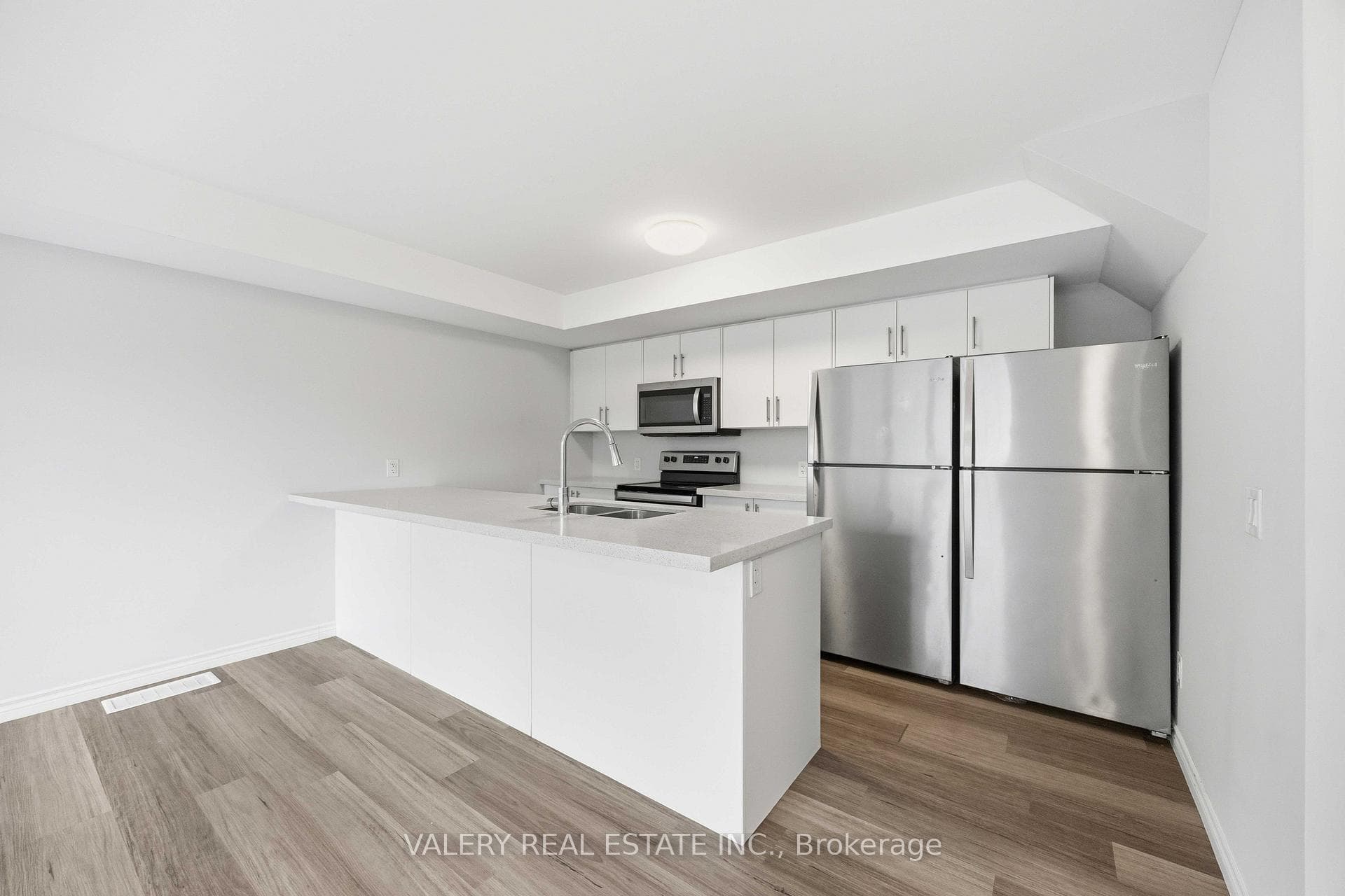 250 Penetanguishene Road Unit 14 photo 11