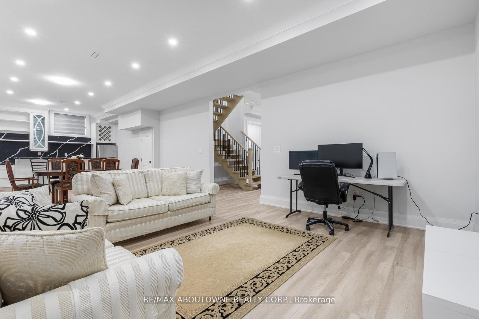 455 Samford Place photo 40