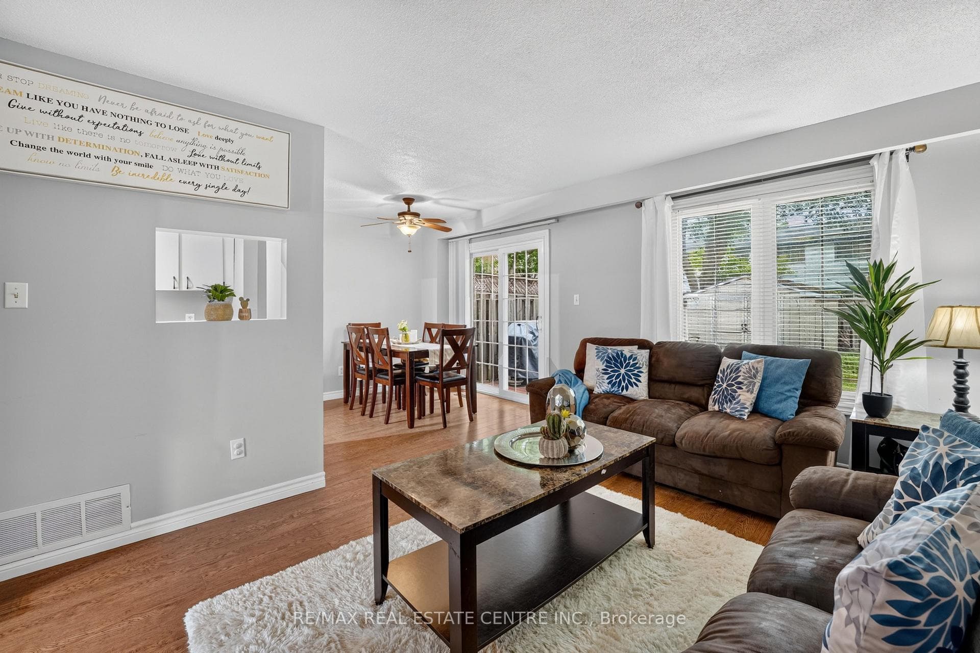 23 Burbank Crescent photo 14