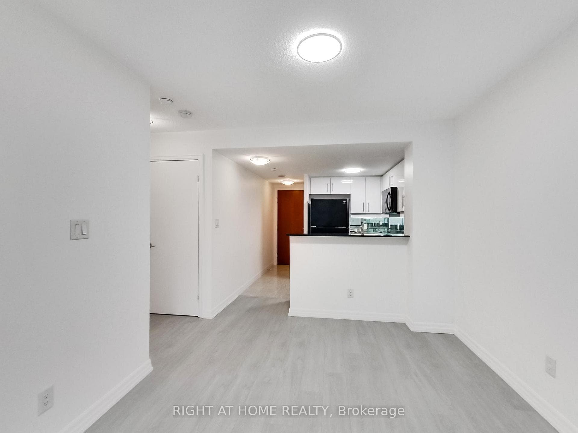 300 Bloor Street Unit 711 photo 22