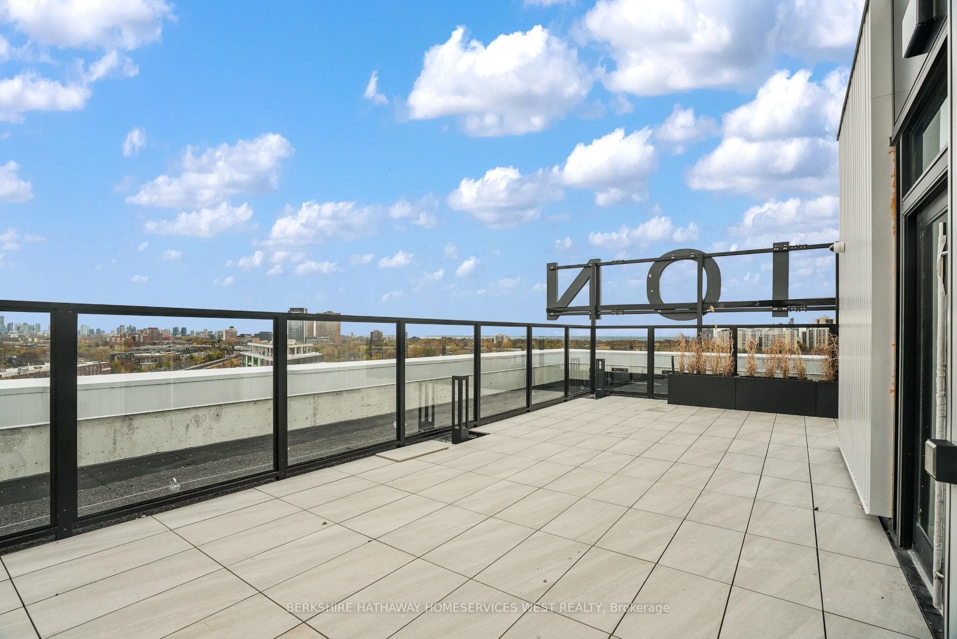 2720 Dundas Street Unit 302 photo 16