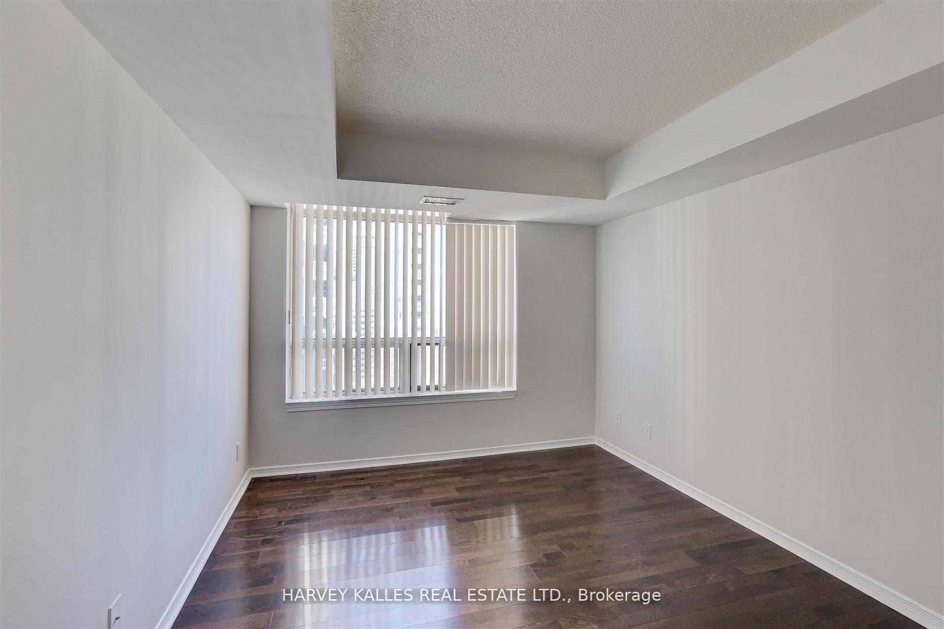 28 Harrison Garden Boulevard Unit 2208 photo 25