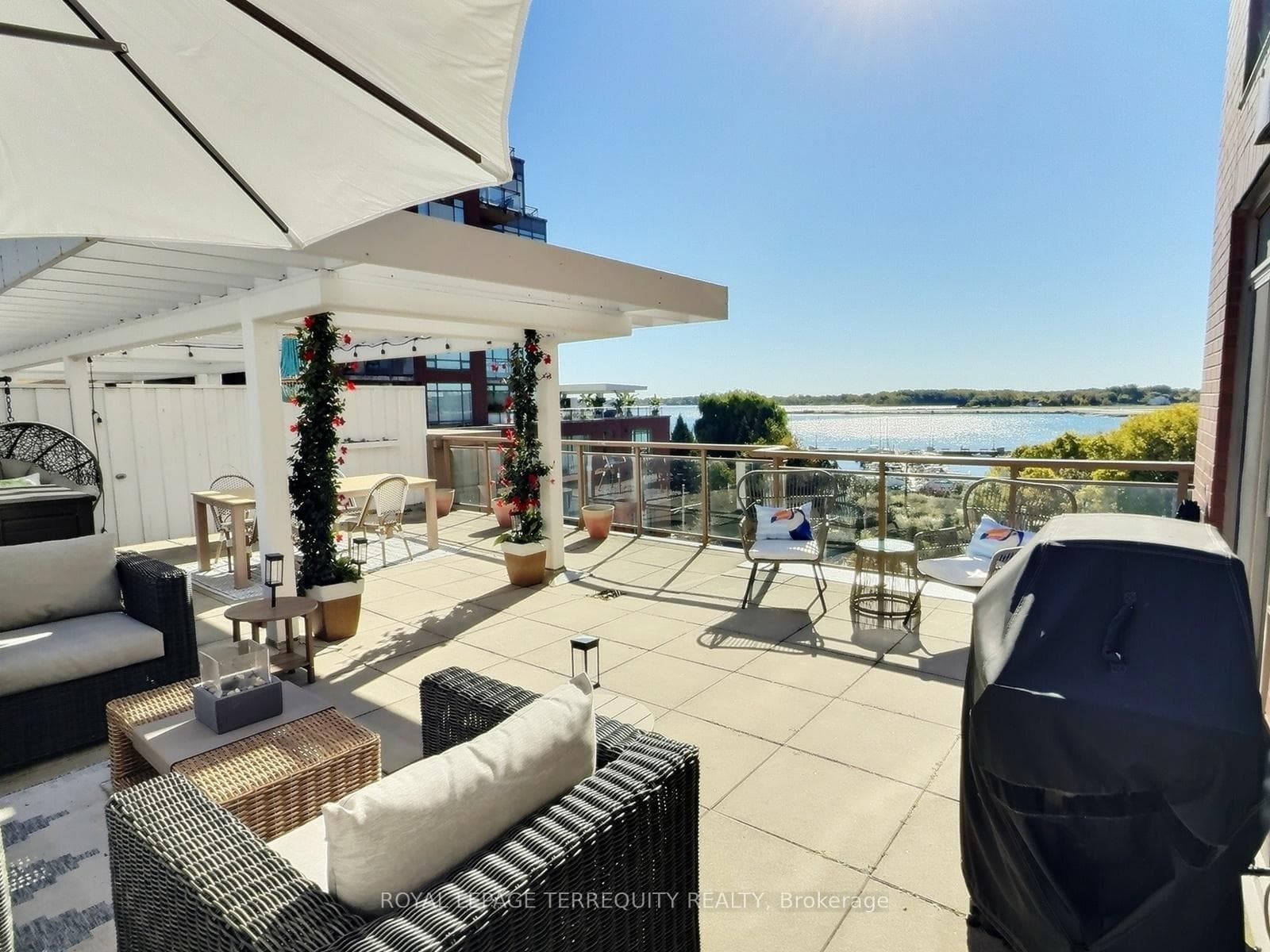 500 Queens Quay Unit 608W photo 1